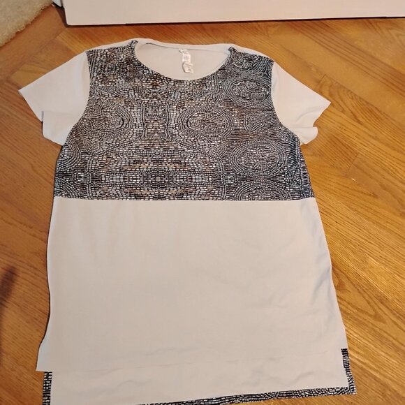 Lululemon Tee Size 4 - Picture 1 of 5